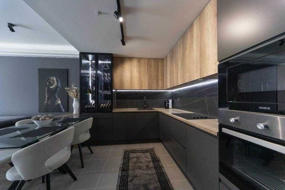 Тристаен имот в кв.Дружба 2