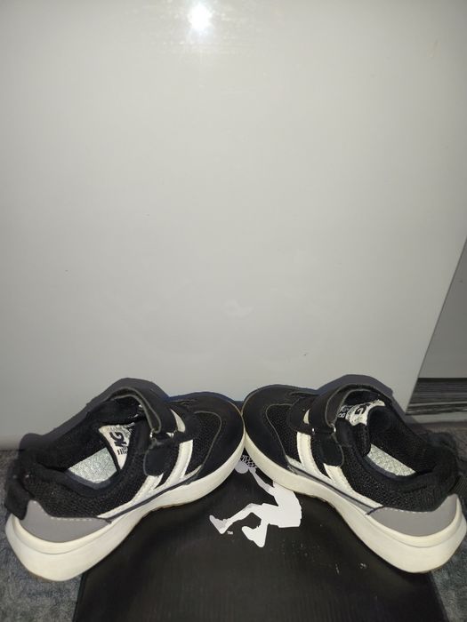 Adidași cu scai Nr 23