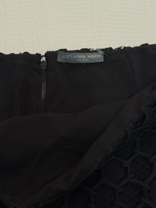 Женский костюм Alexander McQueen (жакет и юбка), размер М