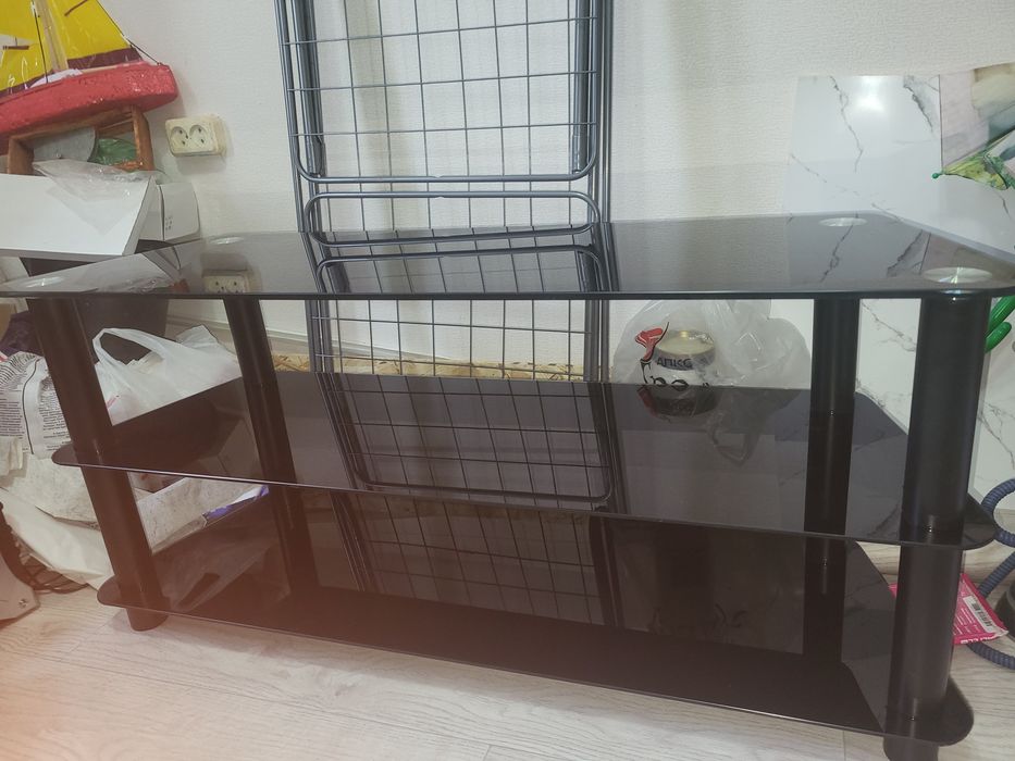 Стол под телевизор