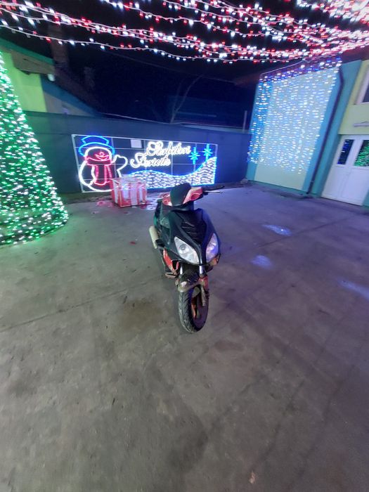 Vând /schimb scuter 4t