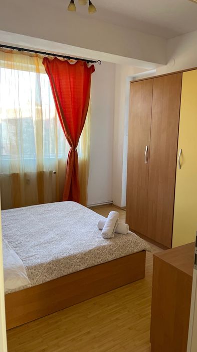 Închiriez apartament 2 camere Complexul Studențesc