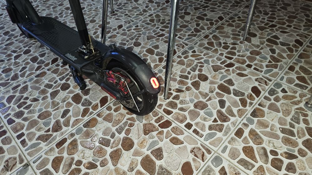 Продам свой самокат Xiaomi m365 pro