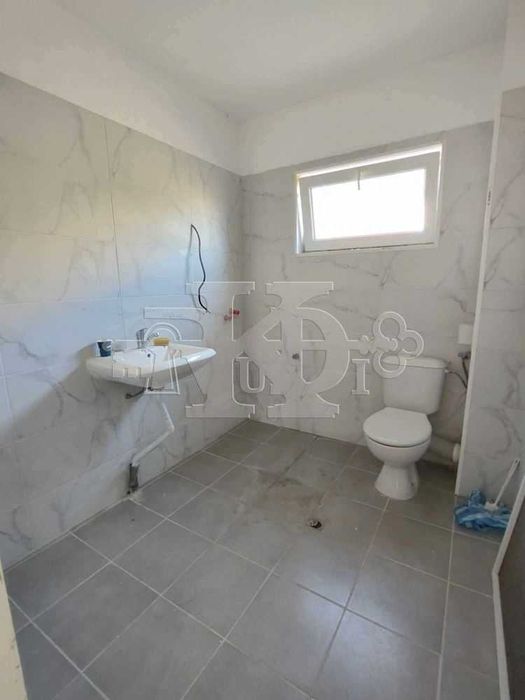 Продава се Тристаен апартамент в Добрич, Христо Ботев - 90 кв.м за 901 €/кв.м - Снимка #7