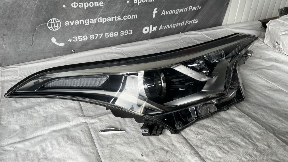 3 броя десен и ляв фар Toyota CHR 2016-