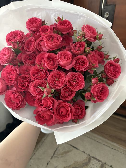 Цветы (кустовые розы)