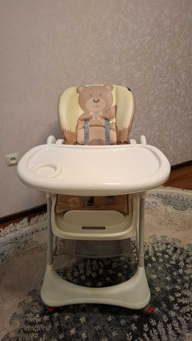 Продаётся детский стульчик для кормления Karmababy