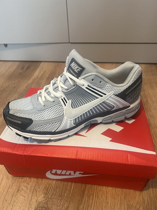 Продам кроссовки Nike