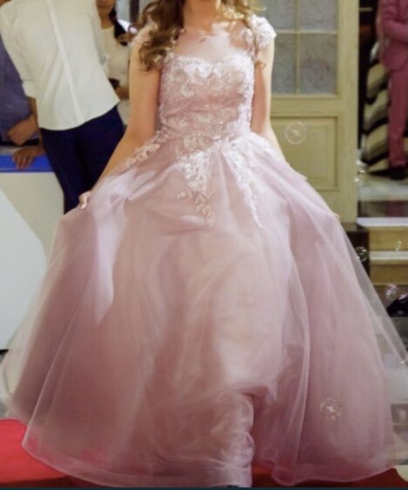 Платье на выпускной вечер