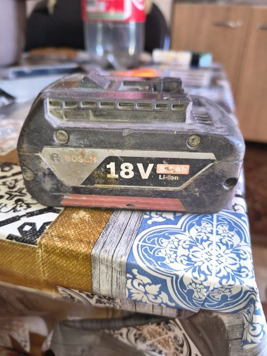 Vând încărcător +2 acumulatori