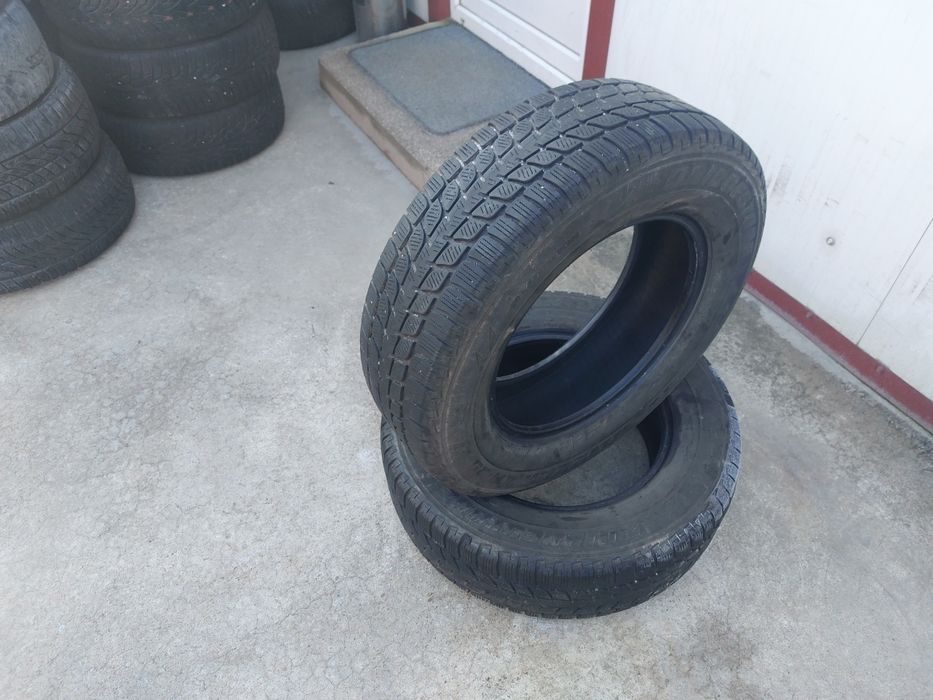 100 lei bucata! Doua anvelope IARNA/M+S 215 70 16 Bridgestone