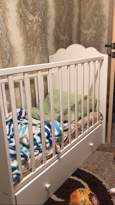 Продам кроватку 60000