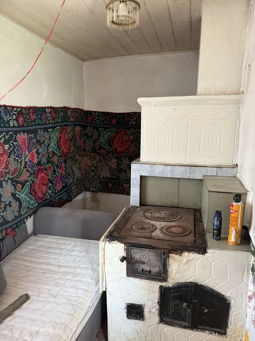 Vand casă in Dumbraveni, jud Suceava,  103 mp si teren 355mp central Str Eugen Lovineacu nr 7.