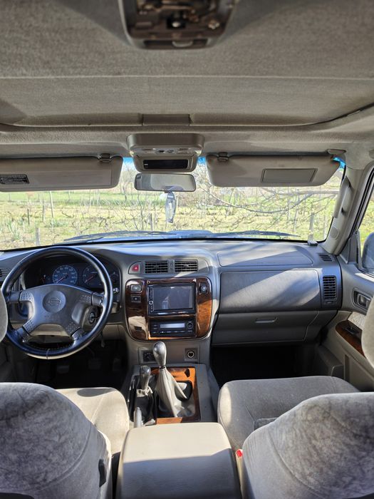 Vând Nissan patrol