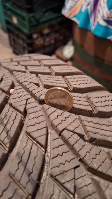 Стоманени джанти-15 цола със зимни гуми 15  Continental + болтове .80