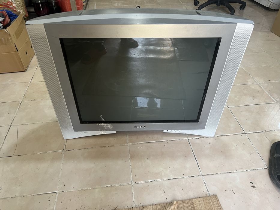 Продам большой телевизор