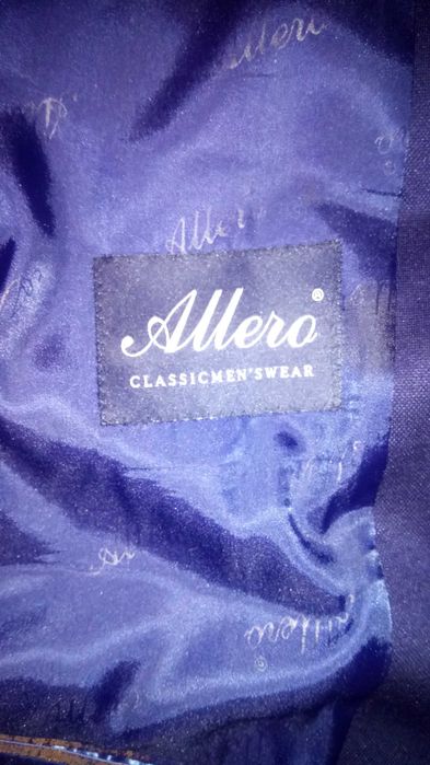 Продам шерстяные пиджаки в количестве 4 шт.