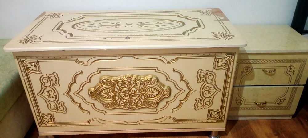 Сандық сатылады цена 10000