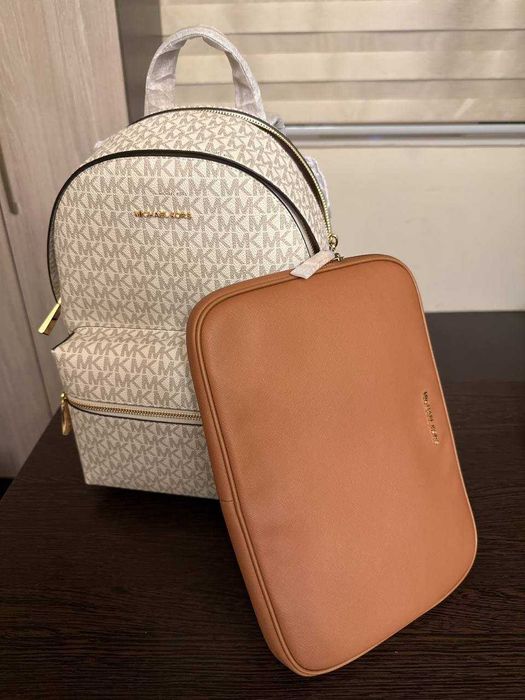 Шикарный подарок для активных, деятельных девушек рюкзак Майкл Корз