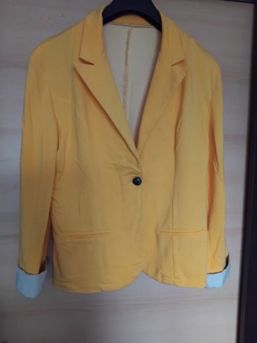 Bluze și costum elegant