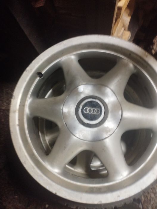 Продам литые диски на Ауди