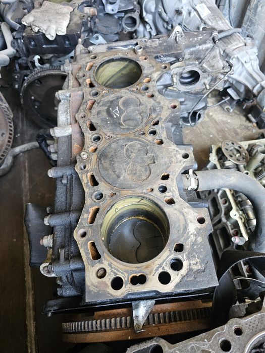 Блок Wl 2.5 дизель mazda bongo mpv бонго мпв