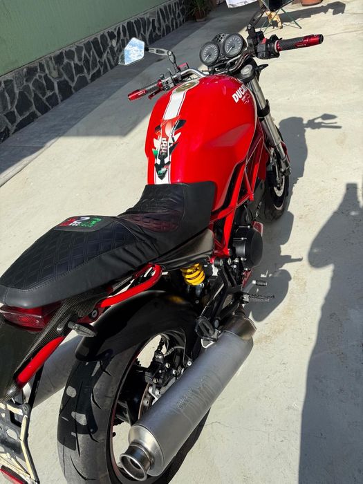 Vând motocicletă Ducati