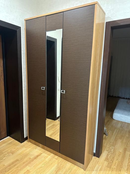 Продам прихожку шкаф