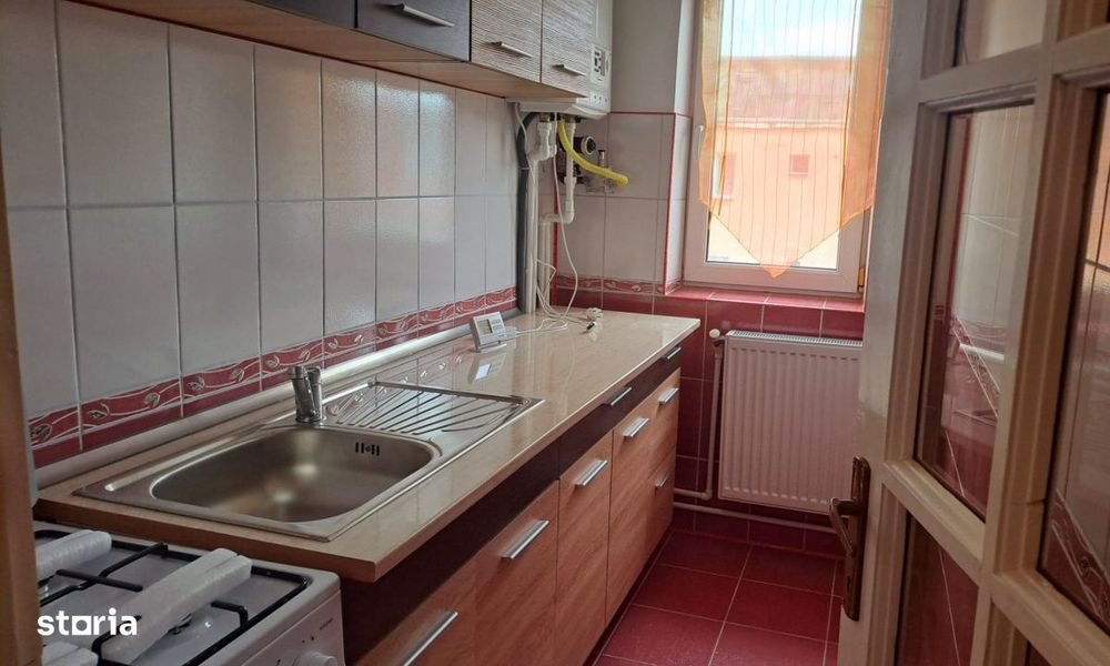 Apartament 2 camere, 42 mp, zona Hotvon