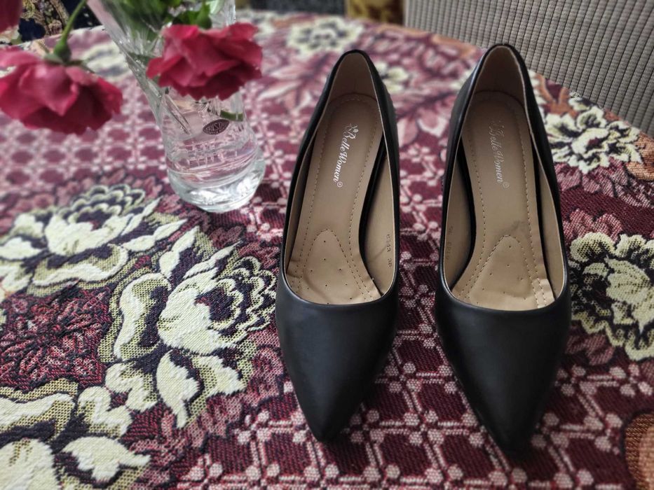 Кожени обувки на ток