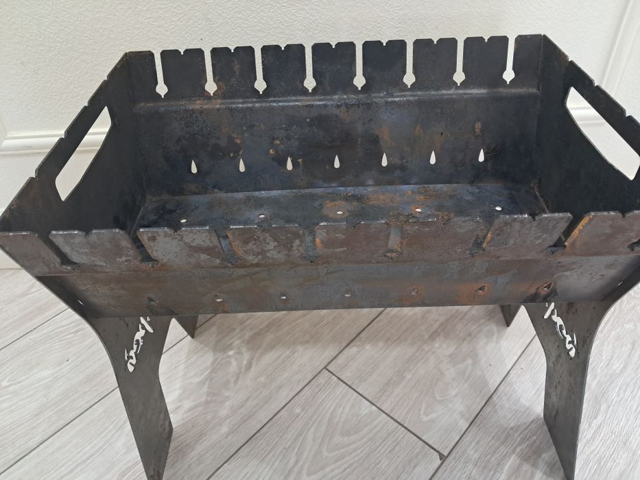 Мангал разборный стальной.