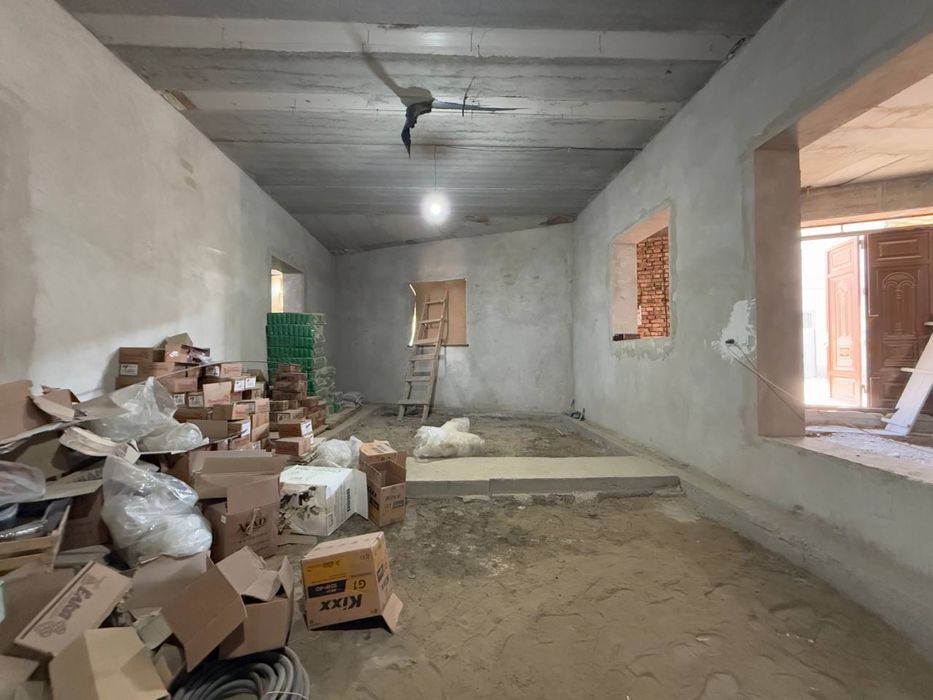 6 sotixli, 2 gavatli tayyor bino sotiladi.