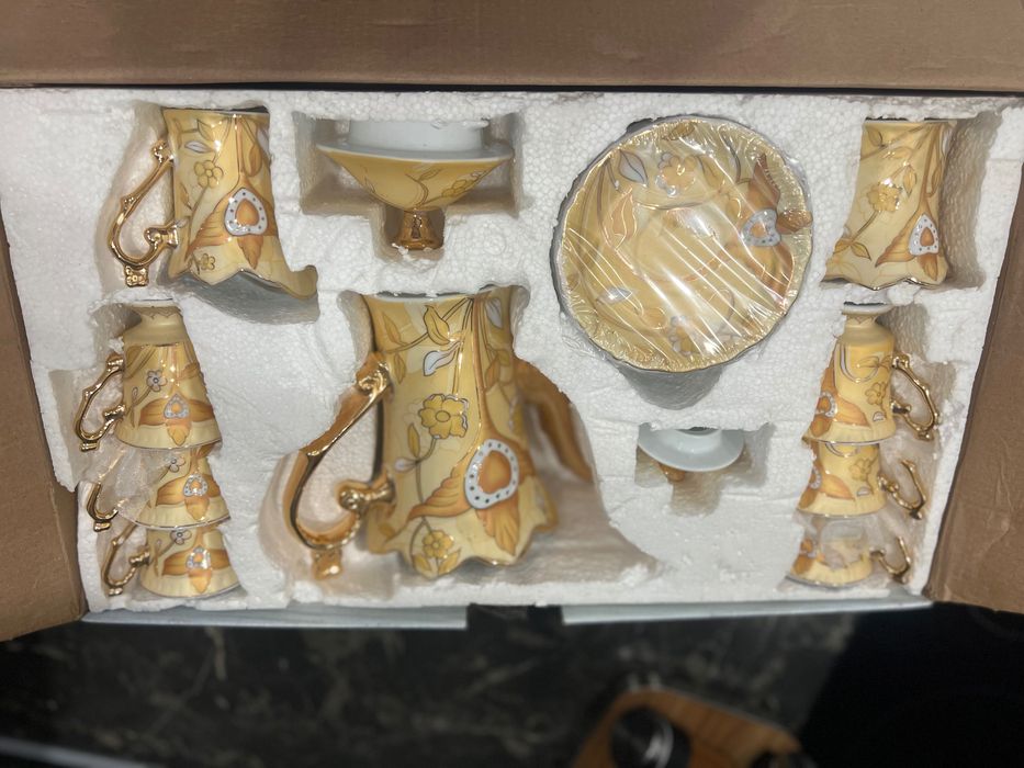 Peach Model Japan.Сервиз за кафе от 18 части.