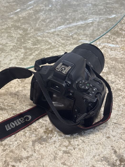 Продам фотоаппарат canon 850D