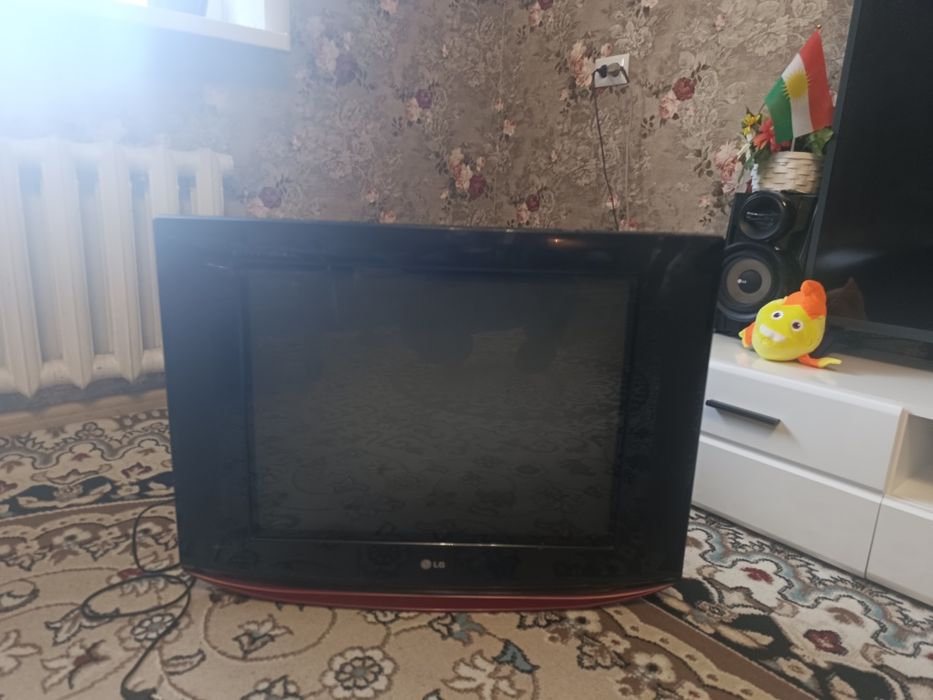 Продаю телевизор LG