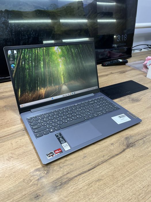 Ноутбук Lenovo AMD Ryzen 5-7