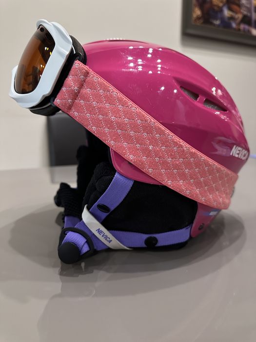 Ски каска със ски очила