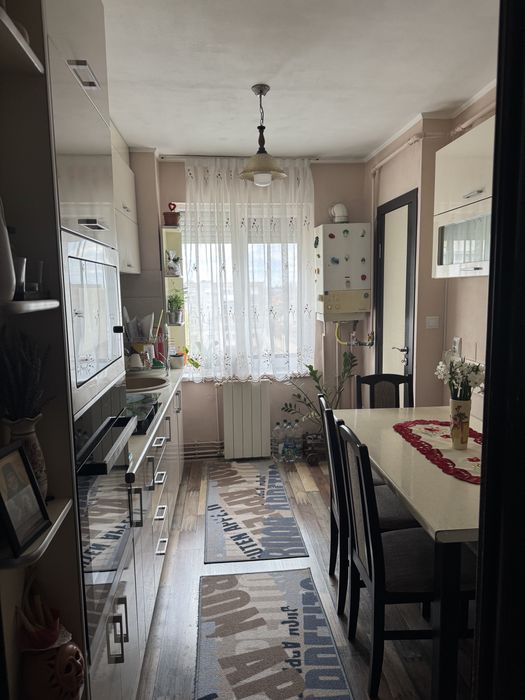 Apartament cu 3 camere Central - Salonta