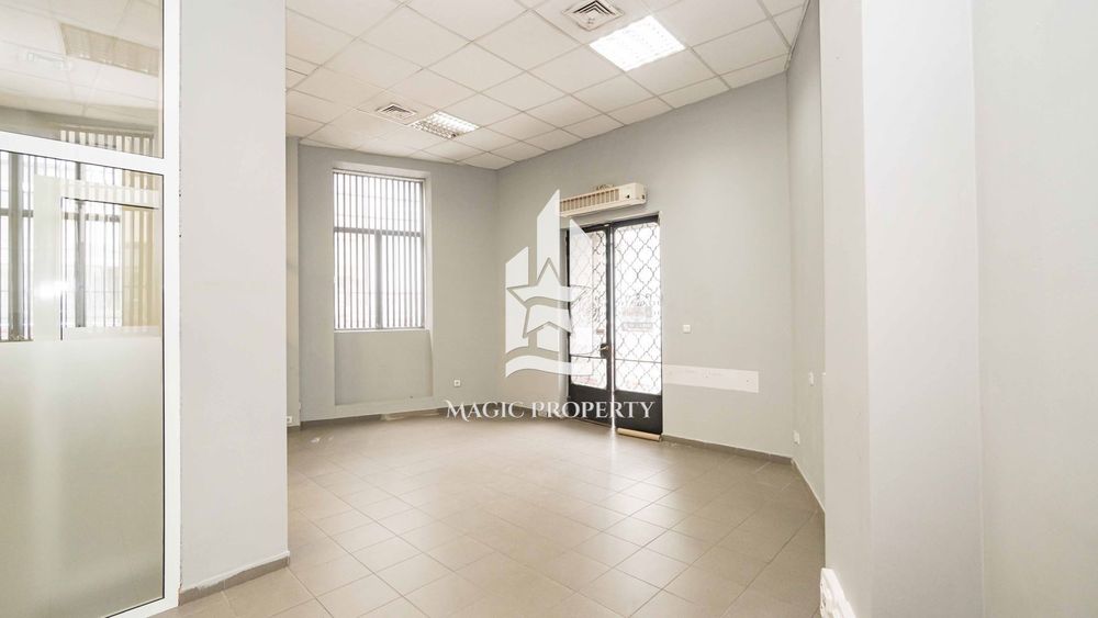 Дава се под наем Офис в Бургас, Център - 117 кв.м за 850 € - Снимка #4