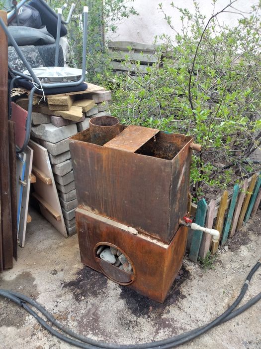 Продается каминка для бани с баком