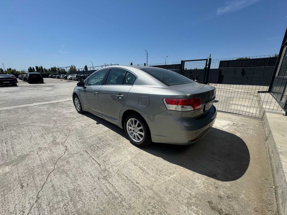 Dezmembram Toyota Avensis 2009 berlina / sedan 1.8