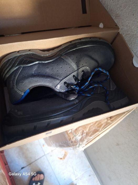 Bocanci cu bombeu de lucru