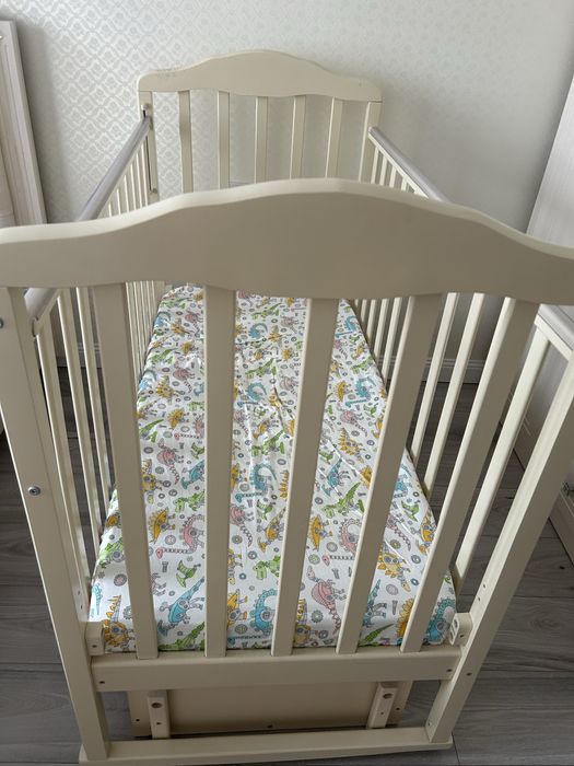 Продам детскую кроватку