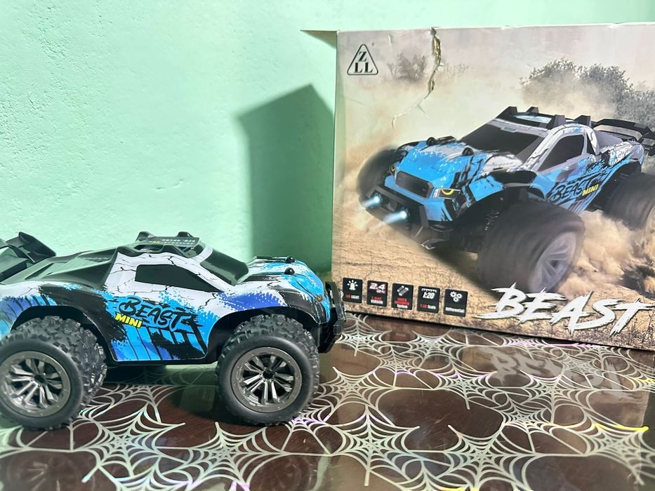 Mașinuță cu telecomanda