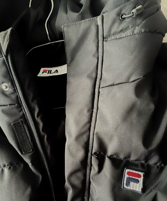 Продам куртку FILA