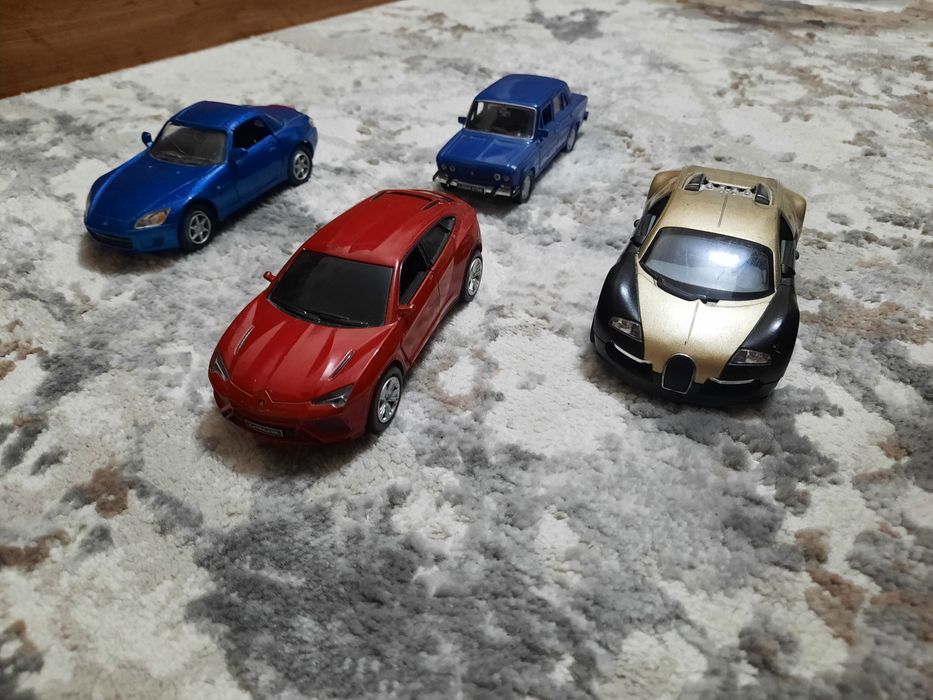 Металлические машинки 4 шт 250.000