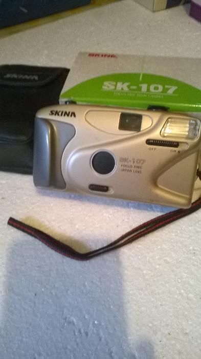 Продава стари  фотоапарати и 2 бр. фотоувеличители с напълно оборудва