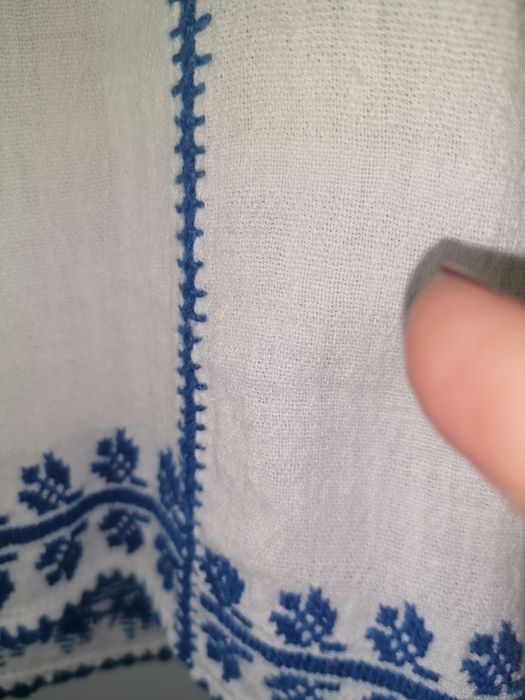 Vând ie cu poale - costum popular