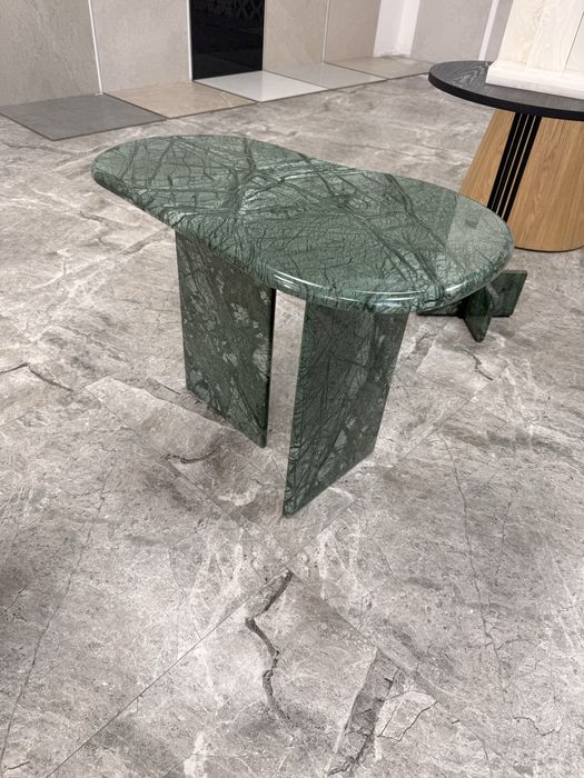 Столы из натурального мрамора