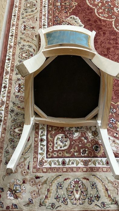 Стол с 6 стульями